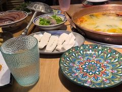 -洱火云南酸菜牛肉火锅(石景山当代商城店)