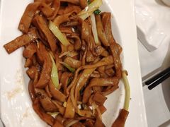 干炒牛河-稻香酒家·34年老字号·港式粤菜(汉街店)