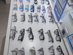 -诺柯视眼镜-蔡司依视路官方工厂店(淞南一店)
