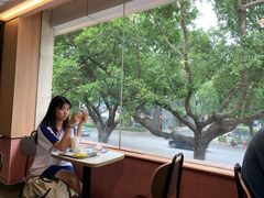 -麦当劳(东方时代广场分店)