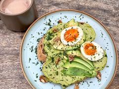 牛油果煮蛋吐司-RAC BAR(安福路店)