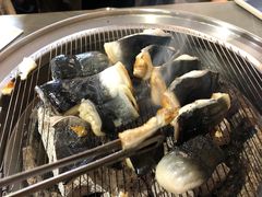 -围炉肉舍•炭烤活鳗•丹东海鲜烤肉(步行街店)