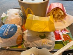 -麦当劳(展览路店)