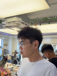-镁连社·美联社