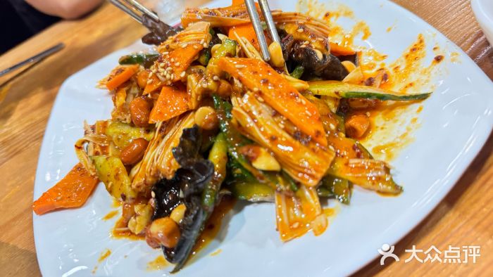 喇喇排骨火锅·传统韩式脊骨汤(望京西园总店)图片