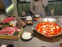-湊湊火锅·茶憩(杭州湖滨银泰in77店)