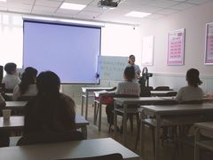 -爱月宝月嫂·育儿嫂