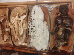 -芸山季·云南山珍菌火锅(人民广场来福士店)