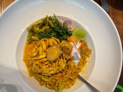 -Chom Cafe and Restaurant