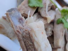 手抓羊排-清真·伊清阁餐厅