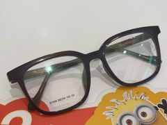 -J-Optical佳视明眼镜·蔡司视觉(青岛金茂览秀城店)