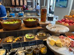 自助取餐区-杭州桐庐康莱德酒店西餐厅-舍