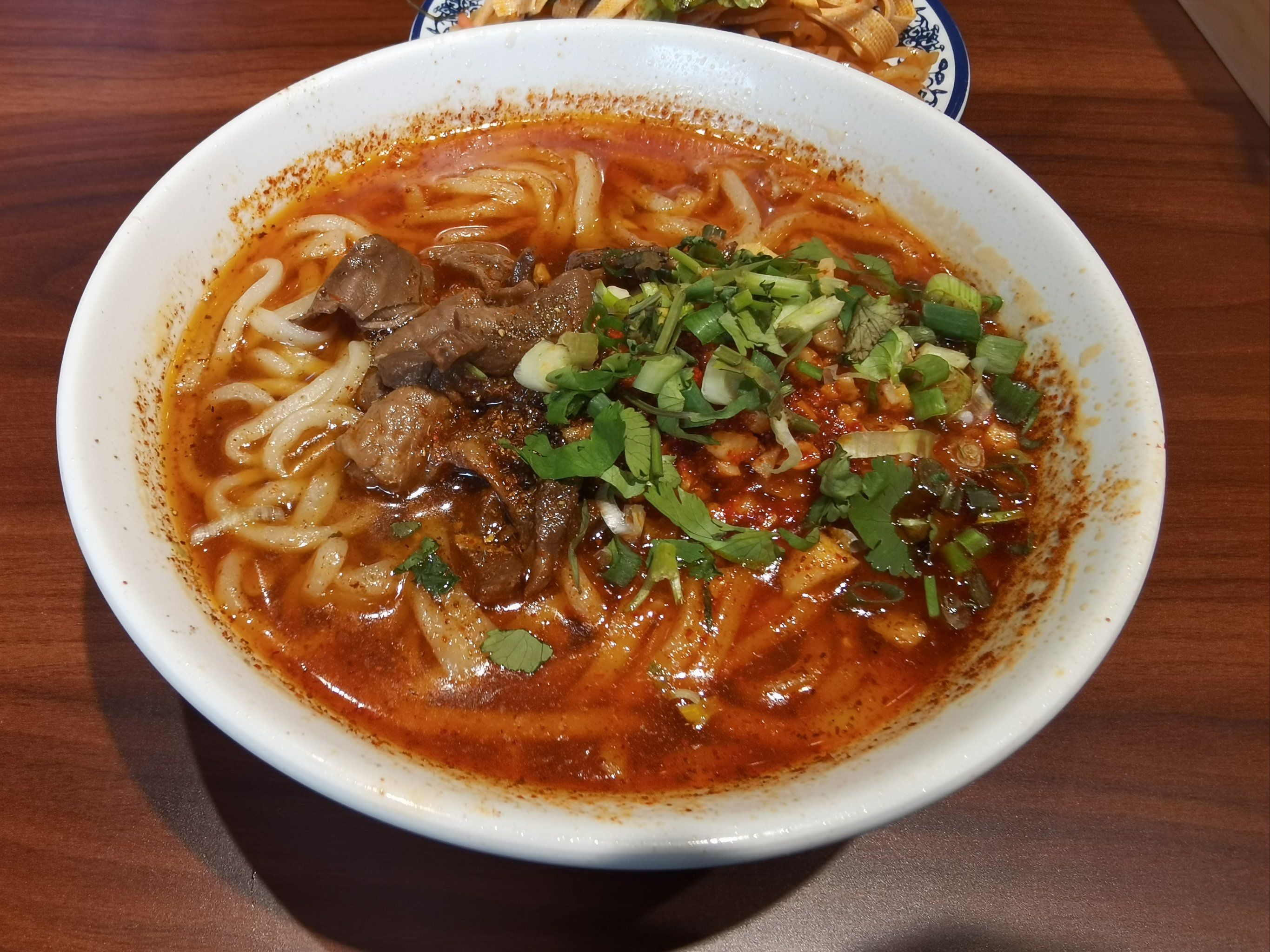 吃牛杂面吃大口的