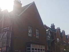 -钟书阁(松江泰晤士小镇店)