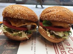 -The Habit Burger Grill 哈比特汉堡(复兴soho店)