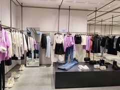 -URBAN REVIVO(欢乐海岸购物中心店)