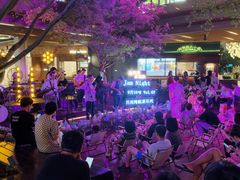 -瑞虹新天地月亮湾