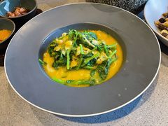 豌豆黄浸豌豆尖-半山腰·云南菜(侨福芳草地店)