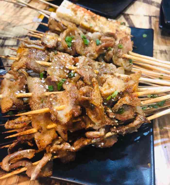 金龙东北烧烤烤鱼(娄葑店)-"金龙烧烤,开了好多年了,离家近,光顾多次.