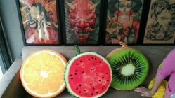 店内超可爱靠枕，哈哈-晓乙刺青TATTOO