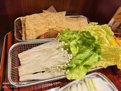 -沙胆彪炭炉牛杂煲(上海日月光广场店)