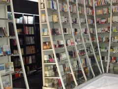 iphone_upload_pic-钟书阁(松江泰晤士小镇店)