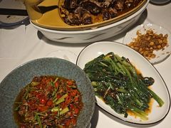 -八府香鸭·啫啫煲(华山路店)