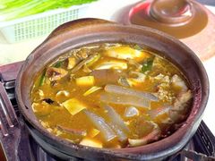 -猪三哥肥肠鸡川菜小炒