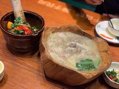 -老滇山寨•云南特色菜•地方菜•民族风情歌舞表演(金碧店)