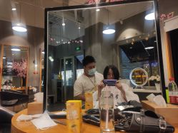 -时尚殿堂明星门店