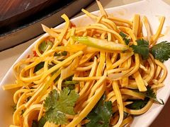 -王老六铁锅炖鱼(华阳路店)