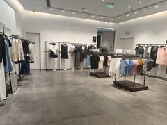 -URBAN REVIVO(上海中庚漫游城店)