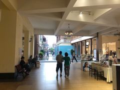 -王府井奥莱临潼小镇(临潼店)