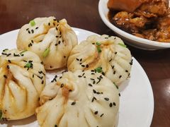 鲜肉生煎-老半斋(福州路店)