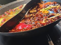 -鹿鸣山草本茶香火锅(园西路店)
