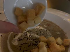 -卡佩罗意大利餐厅及酒吧Al Cappello Trattoria