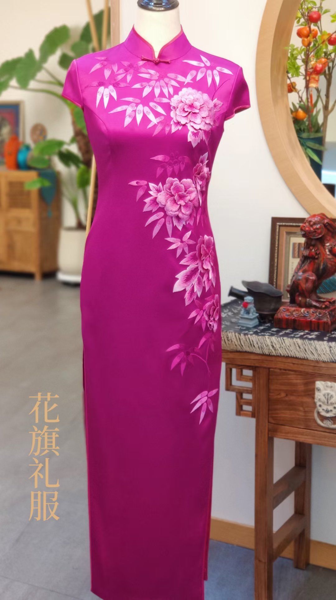 n#郑州旗袍定制老店#旗袍#桑蚕丝旗袍#喜妈妈喜婆婆礼服#新中式旗袍