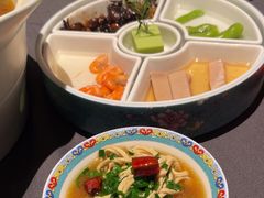 -小红鲸·海鲜餐厅(轸大路店)