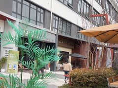 -必胜客(上海华谊新所店)