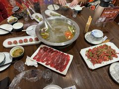 -乡土黄·鲜牛肉火锅·小龙虾(兴业街店)