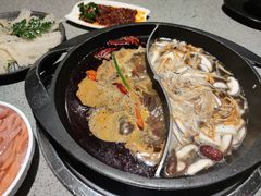 菌汤鸳鸯锅-园里火锅(仁和新城店)