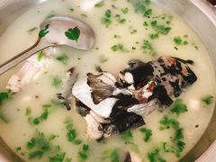 -美顺香食府鱼头老店(雪野湖店)