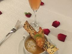 龙虾浓汤配杏仁龙虾蚶-万达文华酒店行政酒廊