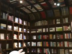 -钟书阁(松江泰晤士小镇店)