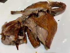 手撕乳鸽-琬苑鸽庄·川粤融合菜(解放碑总店)