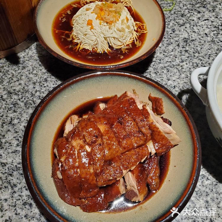 晚上肚子不是很饿，就选择大牌档 ，吃吃小吃