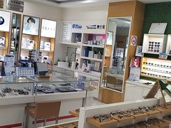 -光明眼镜·蔡司授权(九亭U天地店)