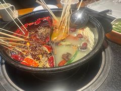 -两三事小郡肝串串香火锅(桂庙店)