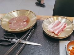 -臻牛烤肉