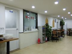 大堂-草桥清真牛肉锅贴扁食店